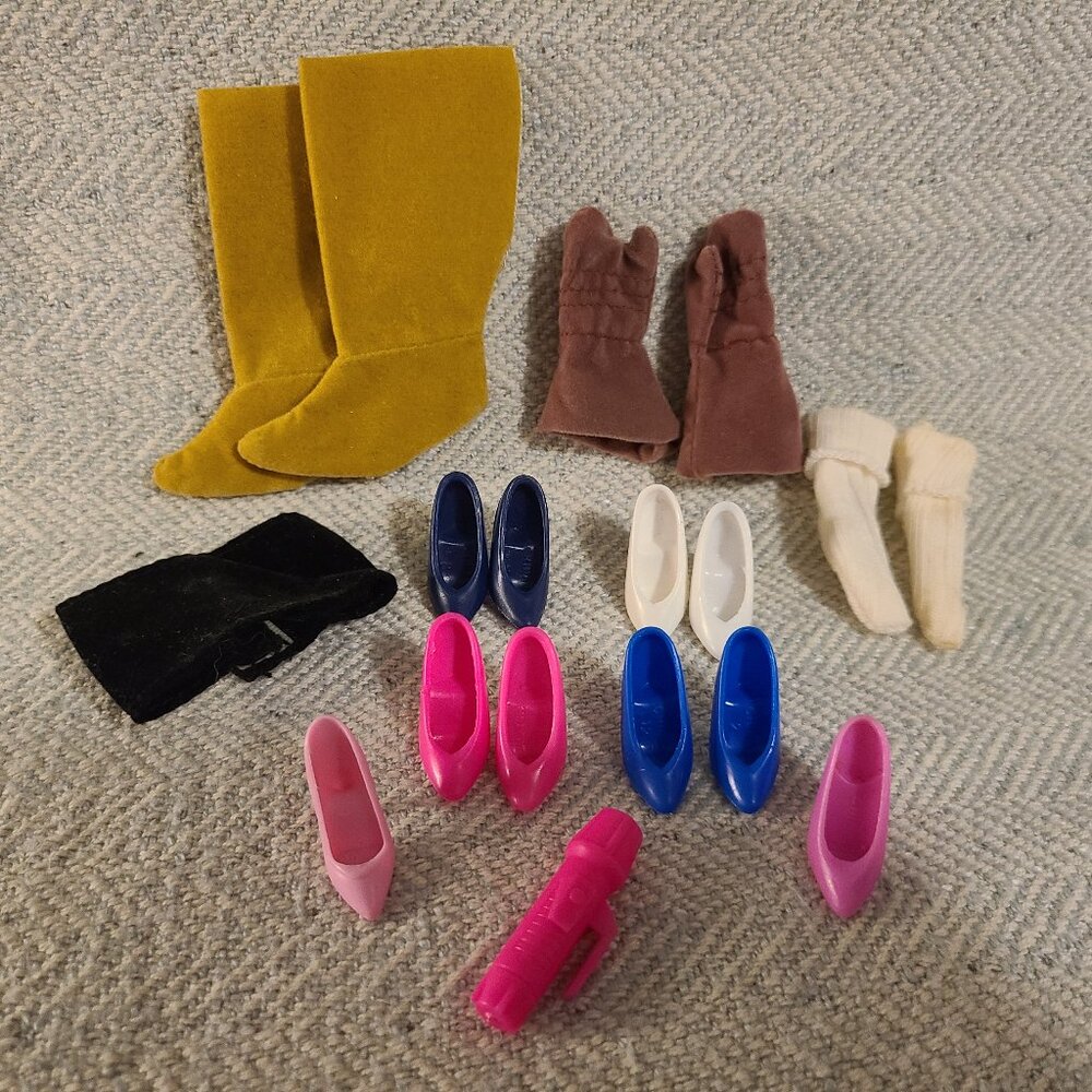 Vintage 1990s Barbie accessories & shoes bundle/lot